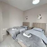 Skyvista Apartment